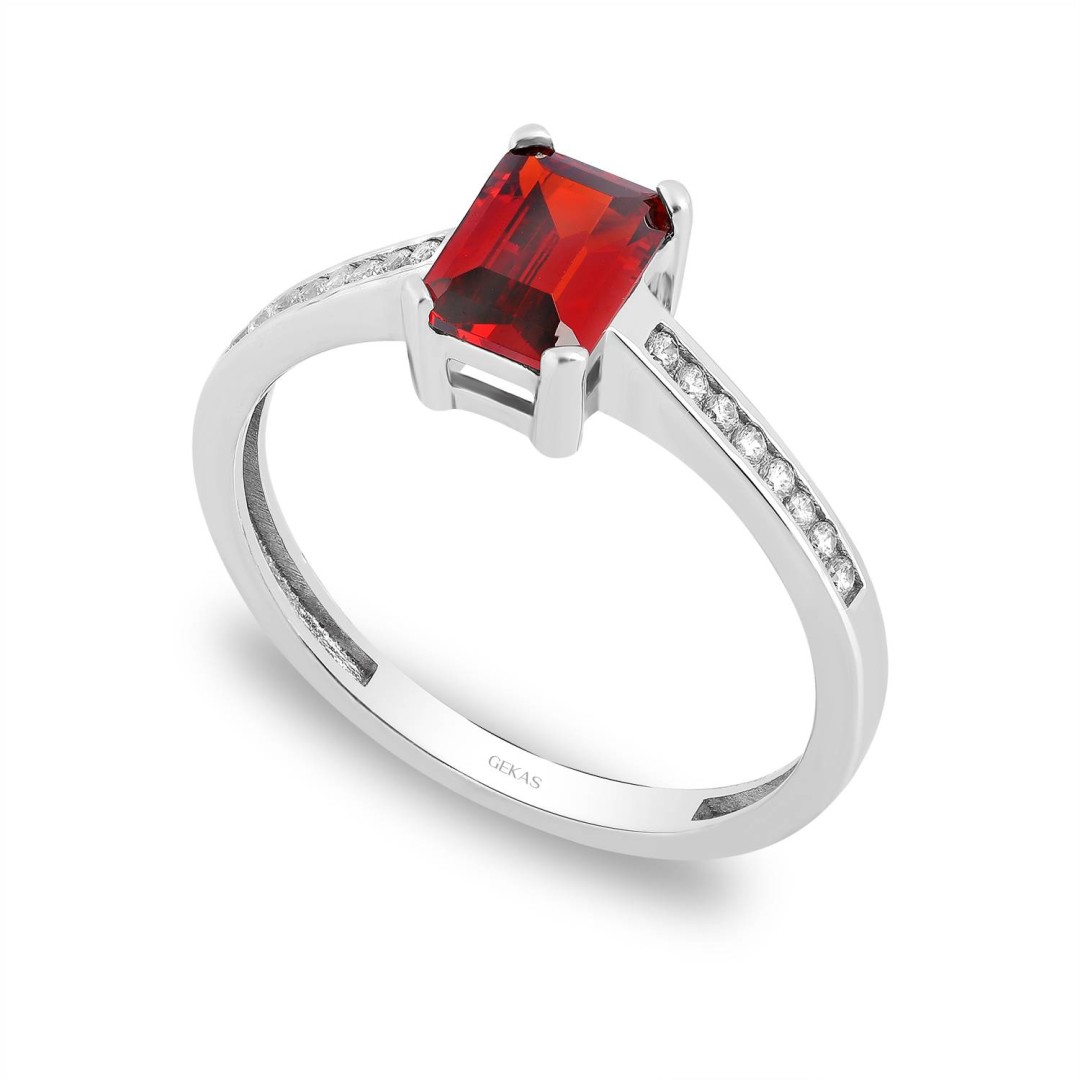 14 Ayar Beyaz Altın Baget Kesim Kırmızı Tektaş Yüzük